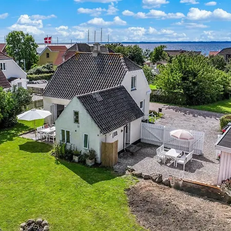 Vakantiehuis Karoliina - 125m From The Sea By Interhome